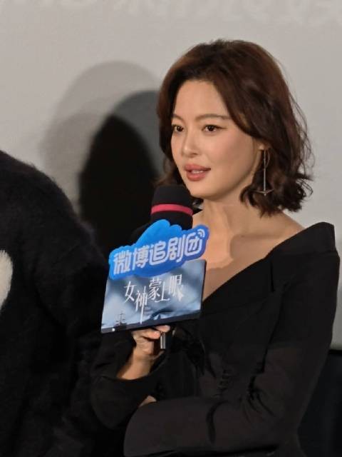 现场回应热搜为什么观众缘这么好，是努力向上的蕾姐没错了