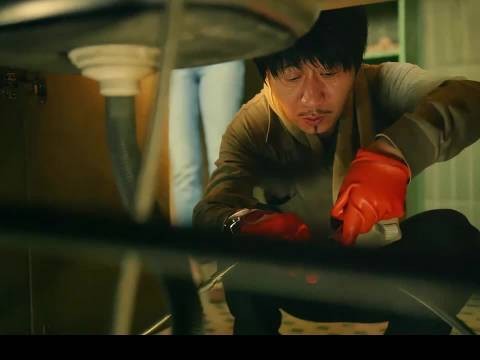 修理工修水管时见财起意,连夜潜入女孩家中