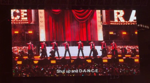 TF家族四代合唱闭嘴跳舞舞台亮相