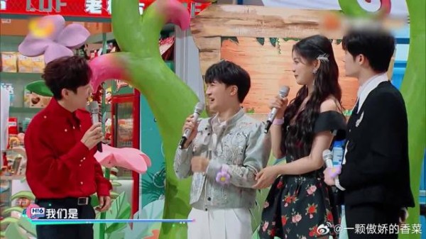 周深和杨超越接歌，不料超越一开口，深深直接笑出鹅叫