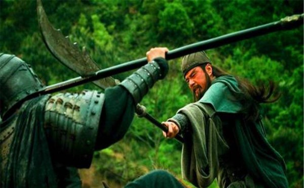 《三国演义》中，黄忠与关羽单挑平手，要是赵云与他单挑能赢吗？