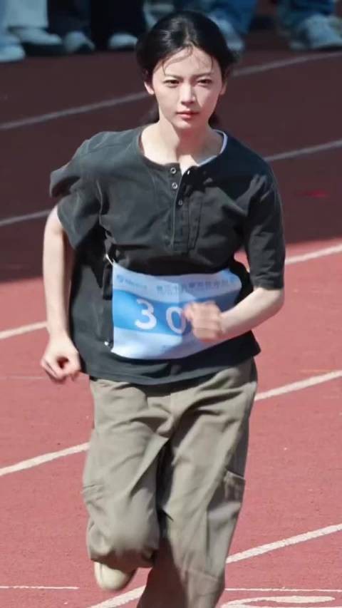 杨超越这就是我想象当中自己跑步时的样子