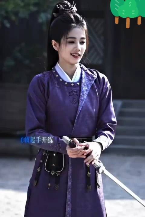 白鹿单手空中转剑这一段已经在我首页转了好多天了!所以到底啥时候来