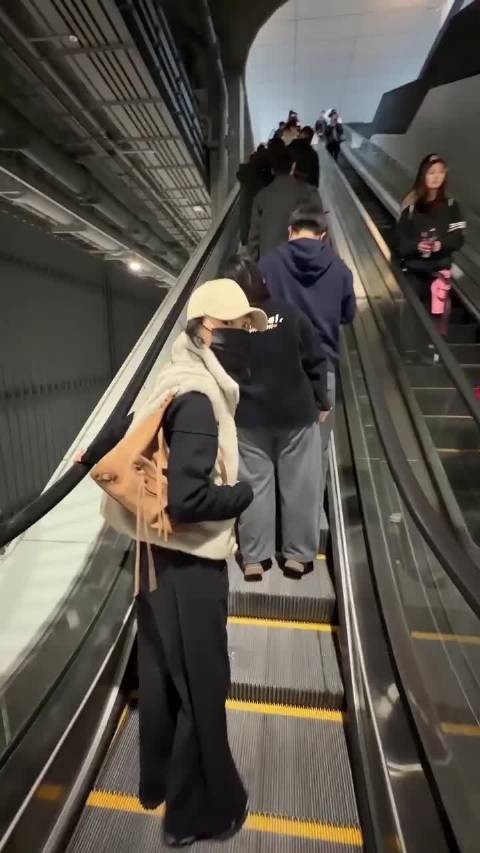 张曼玉追星BLACKPINK香港演唱会，自曝购票艰难