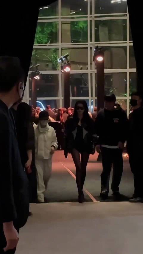 孙怡晒女儿身高，八岁大福近董子健肩膀