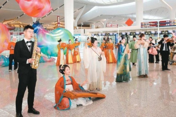 中西乐合奏 新春氛围浓