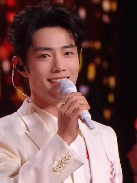 一张如此权威的脸进入内娱