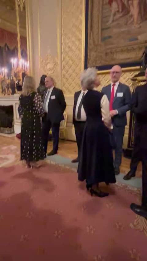 英王室成员出席温莎城堡护工招待会