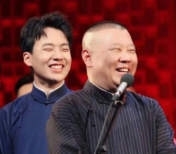 郭德纲催婚儿子郭麒麟，德云社都是你的，儿子反倒让父亲再争气点