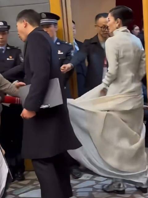 短短几秒视频吃个定心丸！ 王菲第六次春晚 期待！