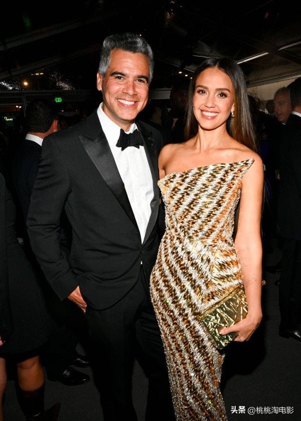 娶了女神又怎样？杰西卡·阿尔芭倒贴300万美金正式离婚。