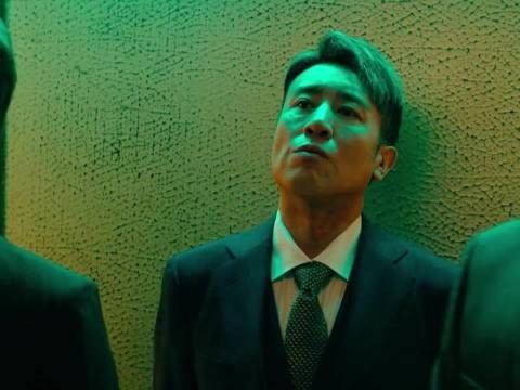 黑老大每次住酒店都会开20间房,然后随意抽出一张房卡入住