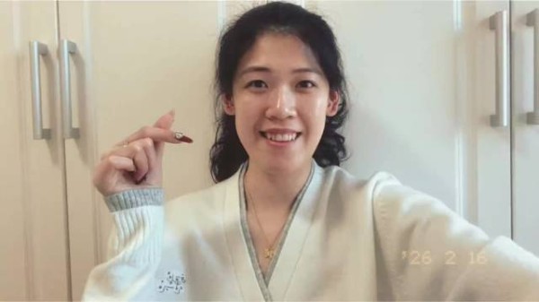 李盈莹祝您马年新春快乐!