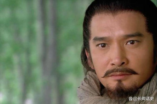 把梁山三位寨主的名字,连起来一读,就会知道宋江为啥必须要死掉