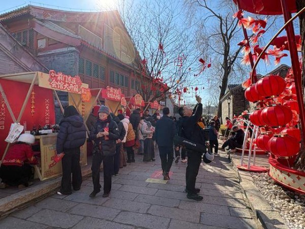 到前门三里河赶“非遗奇珍妙会”，初一至初七每天国风巡游