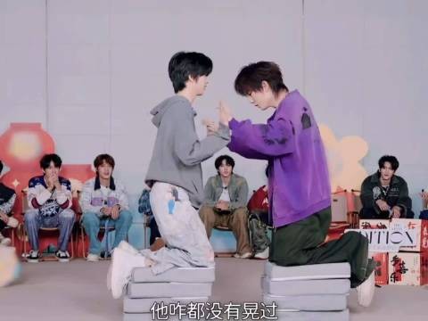 你女儿推手太厉害却没注意ta胸都被别人摸完了