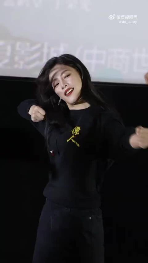 陈丽君跳了刀马舞