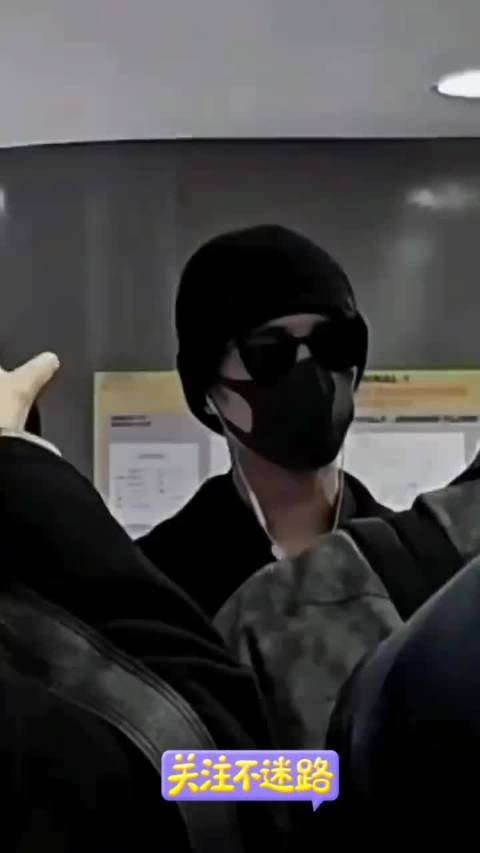 走路带风,依旧机场如秀场,看多少次都不够