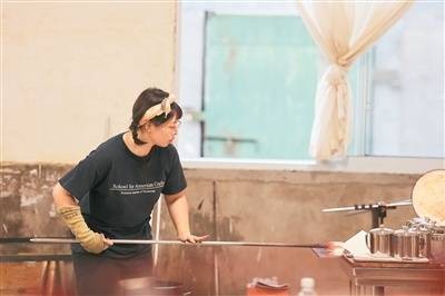 探索传统材料的无限可能(侨界关注)