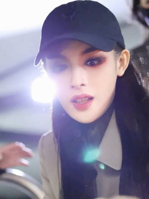 陈丽君人气飙升演出票难求