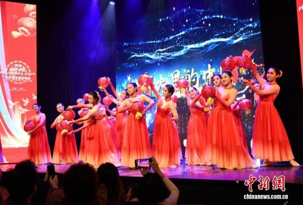 2026“和平友爱”欢乐春节联欢晚会在巴黎举行