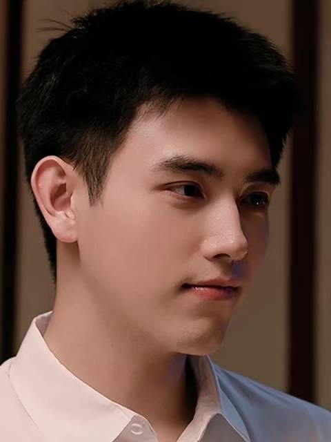 陈飞宇新剧《纯真年代》热播,配角王天辰意外出圈