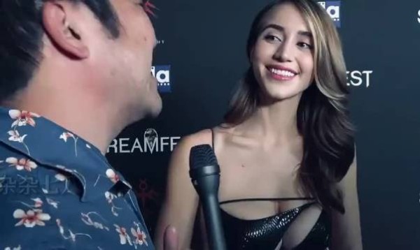 这就是国外的花瓶 要身材有身材 要演技有身材