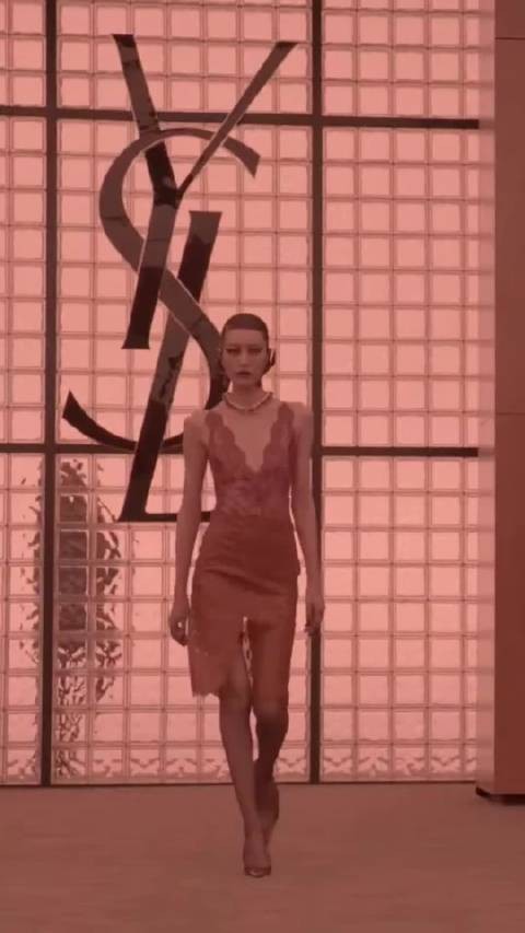 刘雯的圣罗兰开走