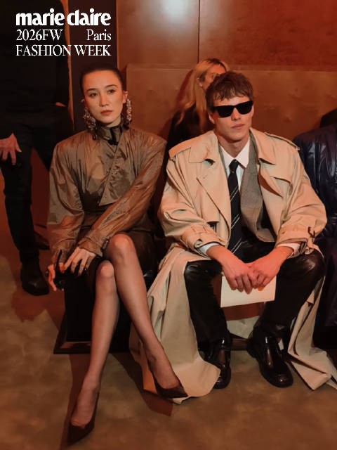 宋佳坐在这里，已经开始脑补一场场大戏了