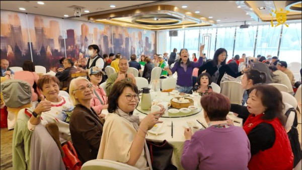 TVB“御用恶霸”罕见现身,自曝真实身份是大巴司机,为养家糊口甘愿降薪接戏