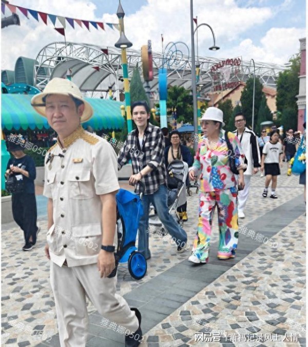 环球影城偶遇向佐一家，郭碧婷又高又白很女神向太打扮鲜艳气场强
