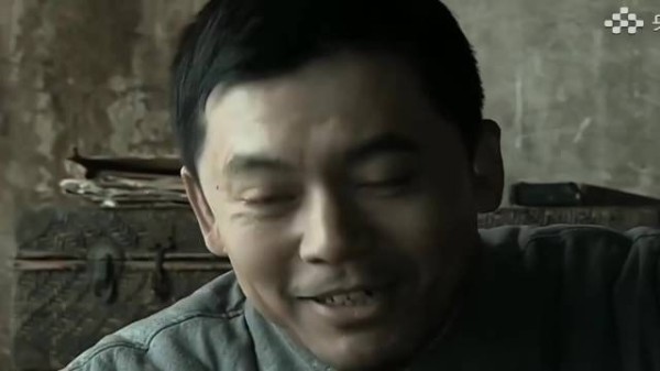 亮剑:李云龙降职不“降温”，营长身份团长脾气，照样跟赵刚掀桌发火