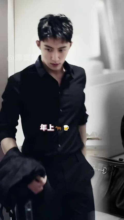 要是能谈一个这样的年上，开户到元谋人我也认了肖战 魏大勋