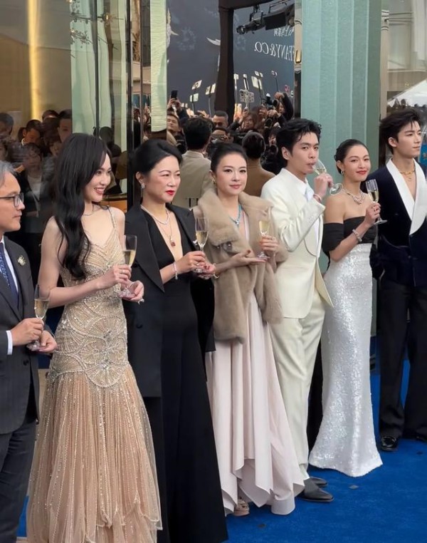 章子怡现身北京活动,看起来胖了不少,网友:还以为是汤唯