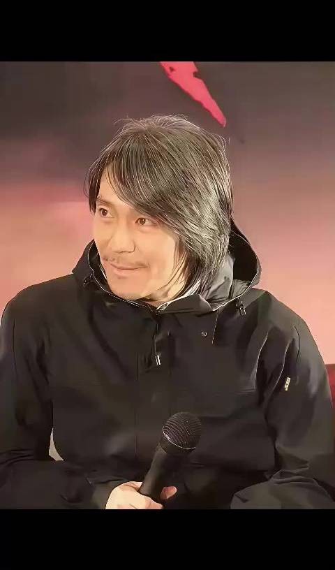 周星驰不婚因性格极致偏执,重利轻情致身边人疏远