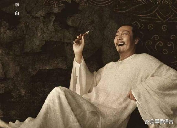 李白杜甫诗才本在伯仲之间，为何杜甫一官难求，李白却是御用文人