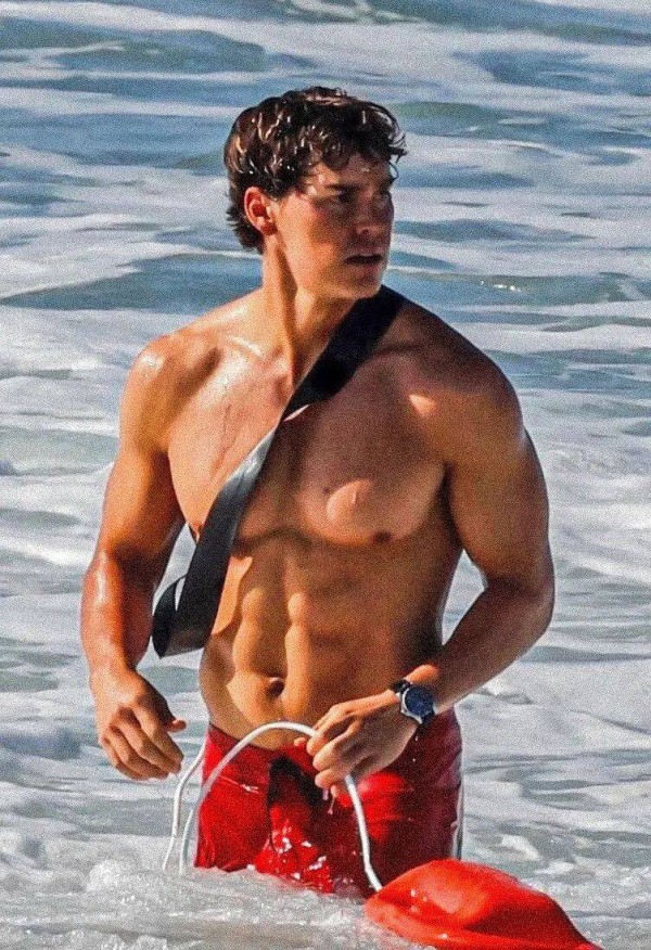 网红男星Noah Beck 出演美剧，进娱乐圈了