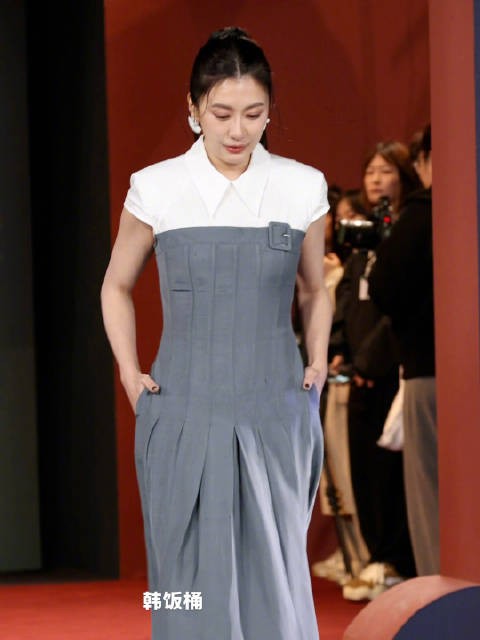 现场太冷了,贾静雯真的美丽冻人