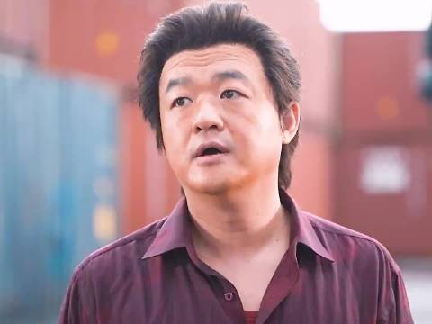 亲眼看着老婆被黑老大打死,男人彻底黑化!