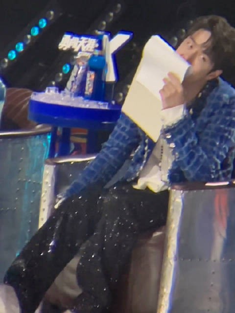 哥哥不小心瞟到你了 具象化了