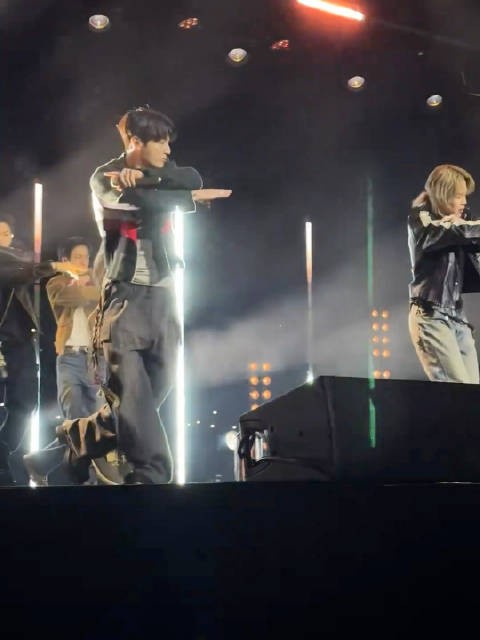 盯着柾国看了好几遍 卡点律动好爽喔 /twi