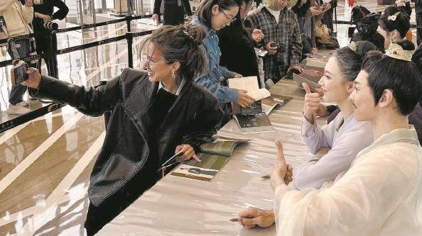 千里奔赴邂逅千年宋韵，舞剧《李清照》迷倒俄罗斯姑娘