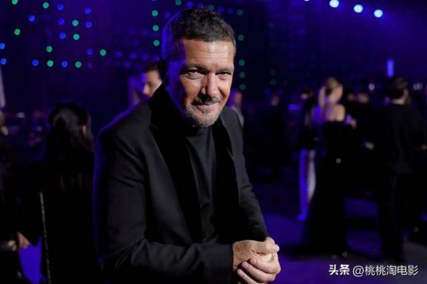 心脏病发险些丧命！65岁好莱坞巨星卖掉私人飞机回老家定居