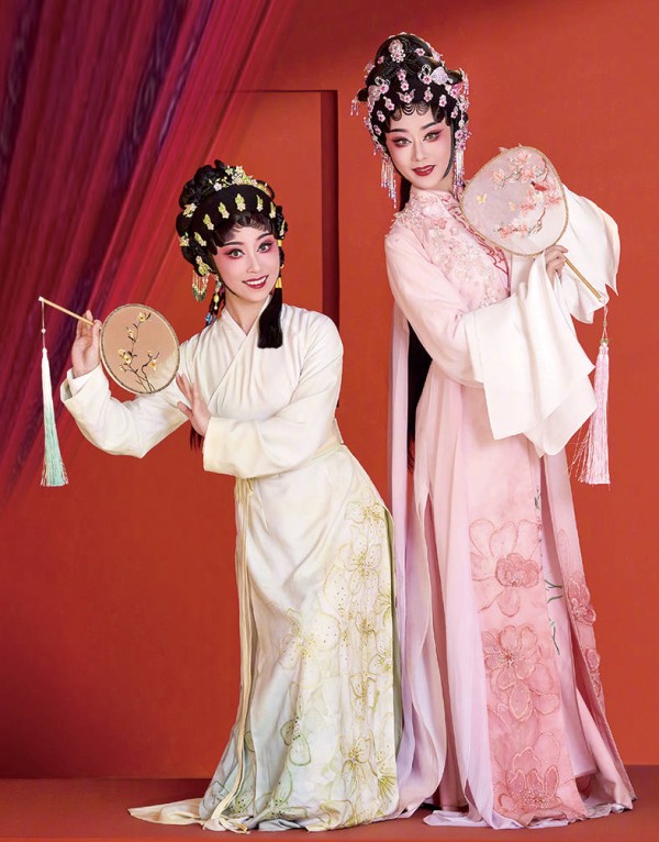 不到园林，怎知春色如许