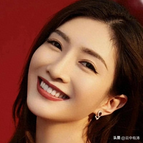 她曾是胡歌前女友，39岁体态臃肿被嘲显老，如今单身未婚活成这样