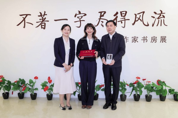 “真诚是写作最根本的力量所在”，苏菲·玛索《暗河》新书发布会举行