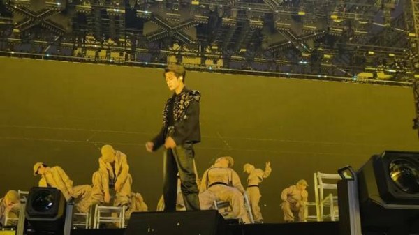 超级巅峰之夜王俊凯檀健次鞠婧祎全开麦舞台燃炸现场