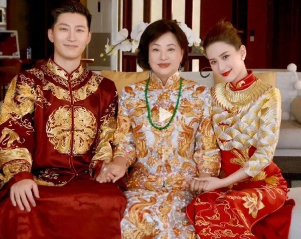 回应婚变5个月后，窦骁再迎喜讯，让何超莲和香港豪门圈沉默了