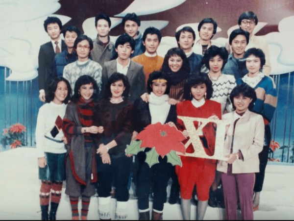 TVB前绿叶王罕有现身，和梁朝伟周星驰同班却甘当配角，离巢后遇真爱