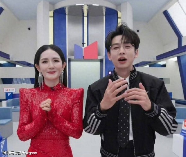 谢娜凌晨发文，拒绝承认她主持水平差，流程问题是节目组调度安排